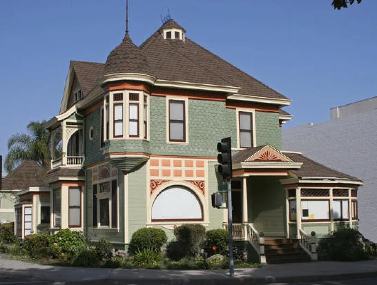 Dr. Howe-Waffle House and Medical Museum